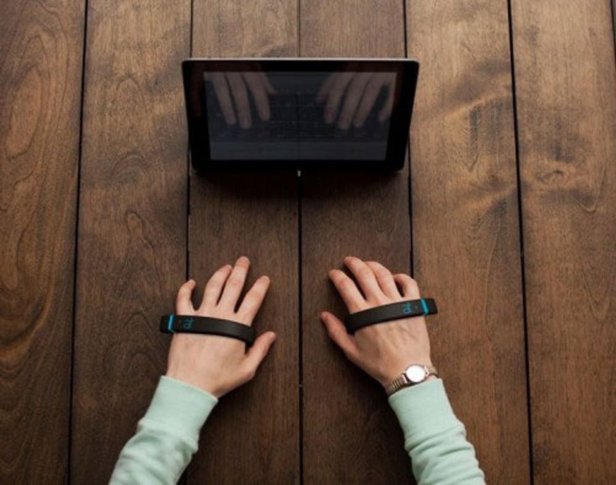 Type on Air With This Futuristic Keyboard