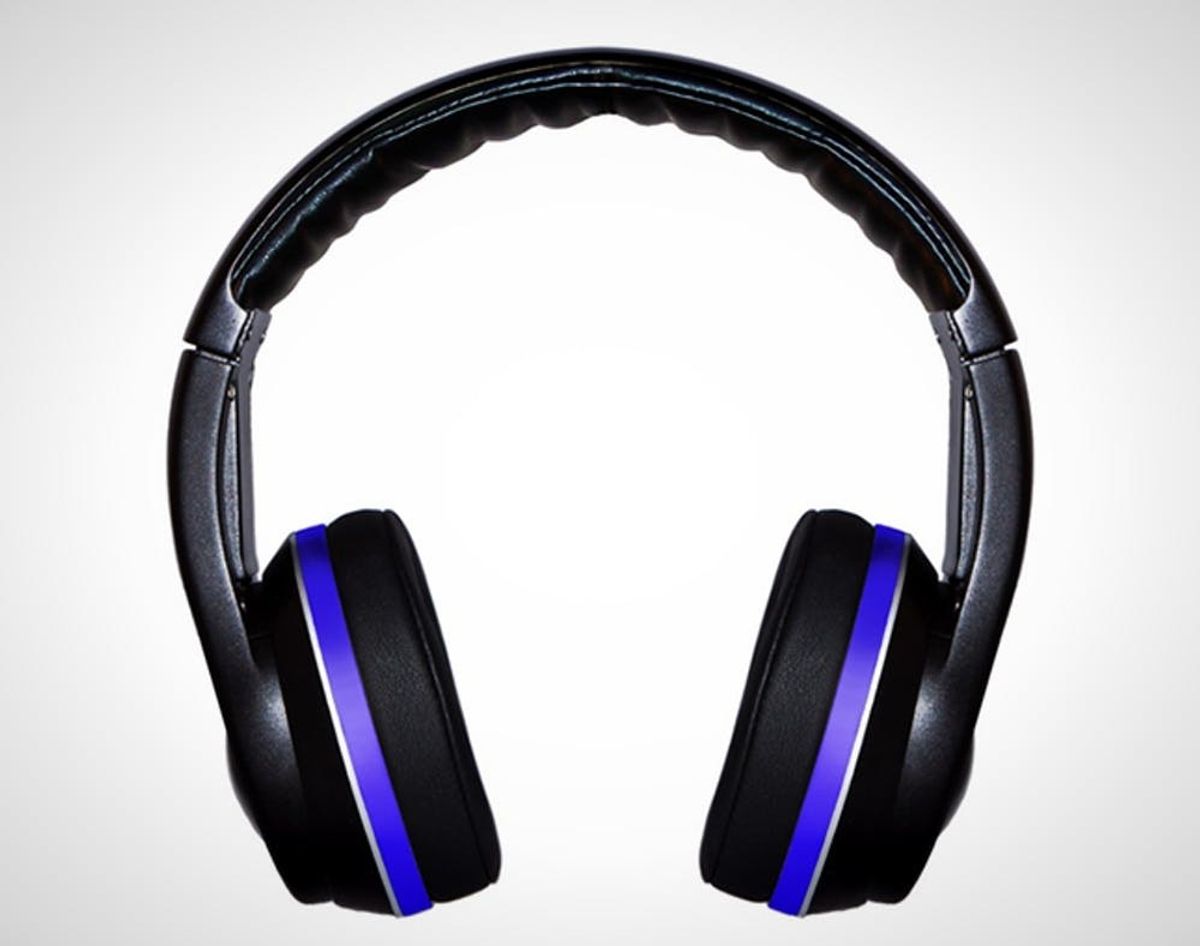 No Apps Required: These Cordless Headphones Stream Music Wirelessly