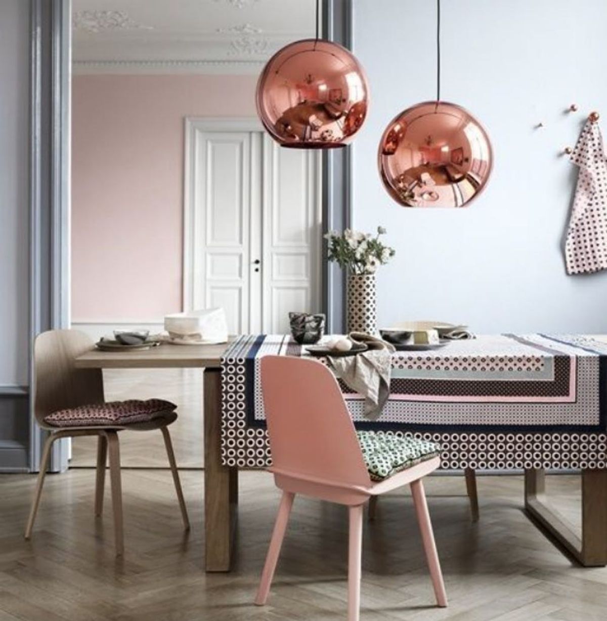 Bring in the Bling: 20 Ways to Embrace the Metallic Trend in Your Home