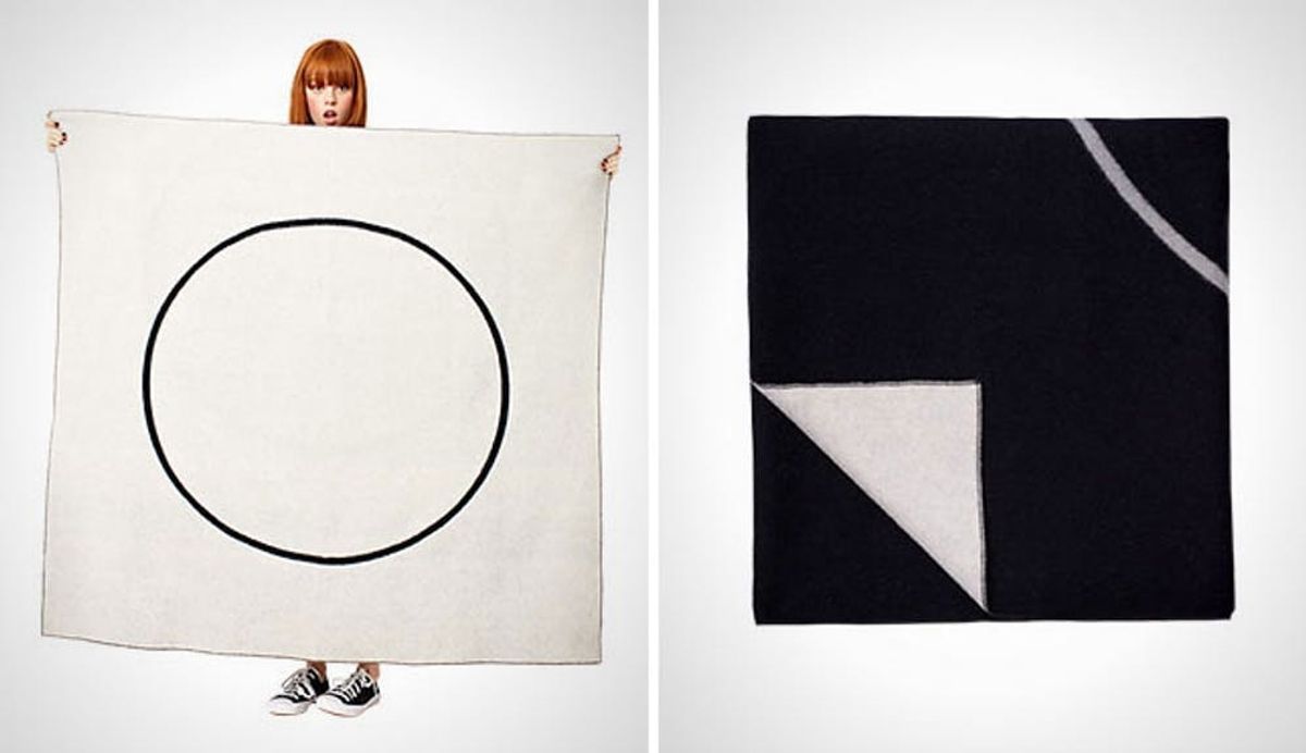 15 Modern Outdoor Blankets for Beaches, Parks, or Festivals