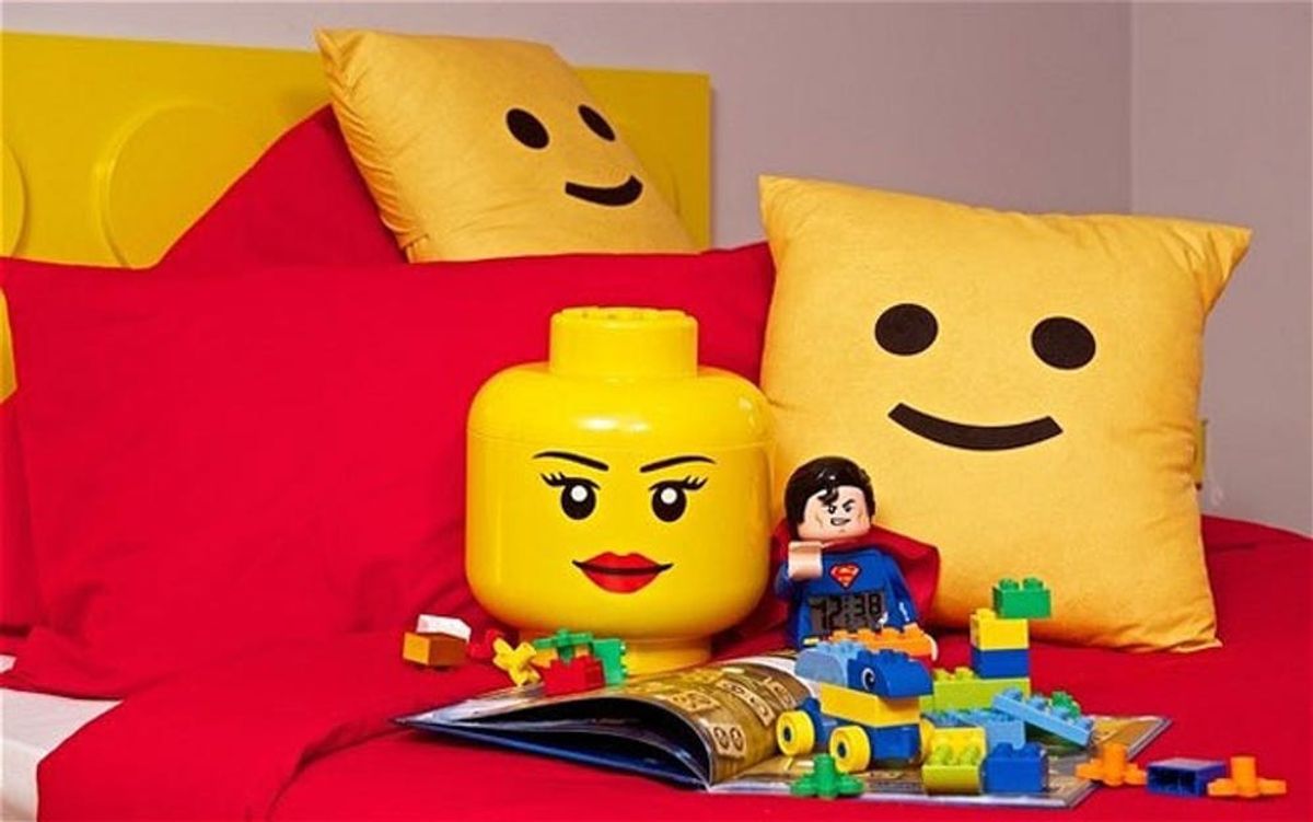 Made Us Look: The LEGO Bedroom of Our Childhood Dreams