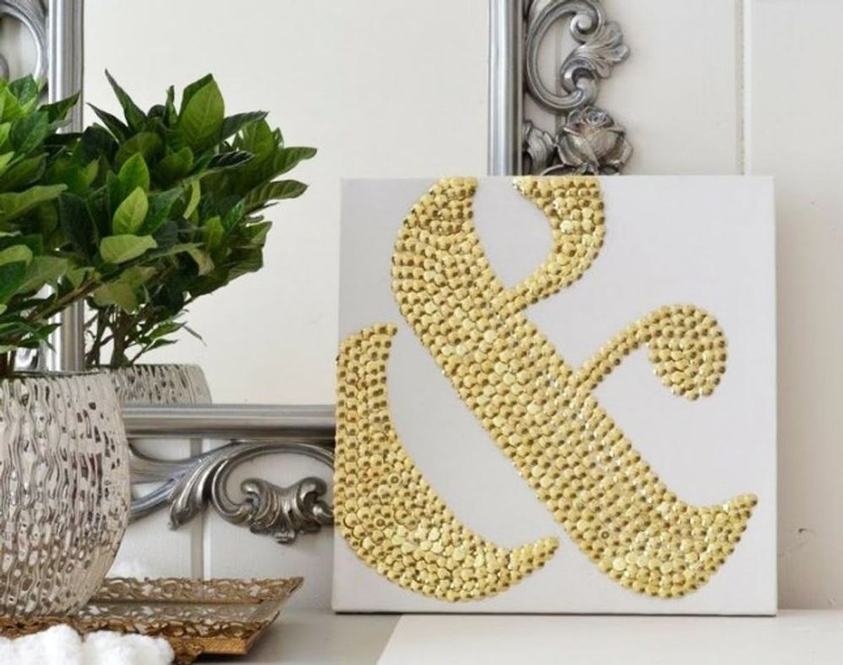 19 Ways to Spruce Up Your Home with Thumbtacks