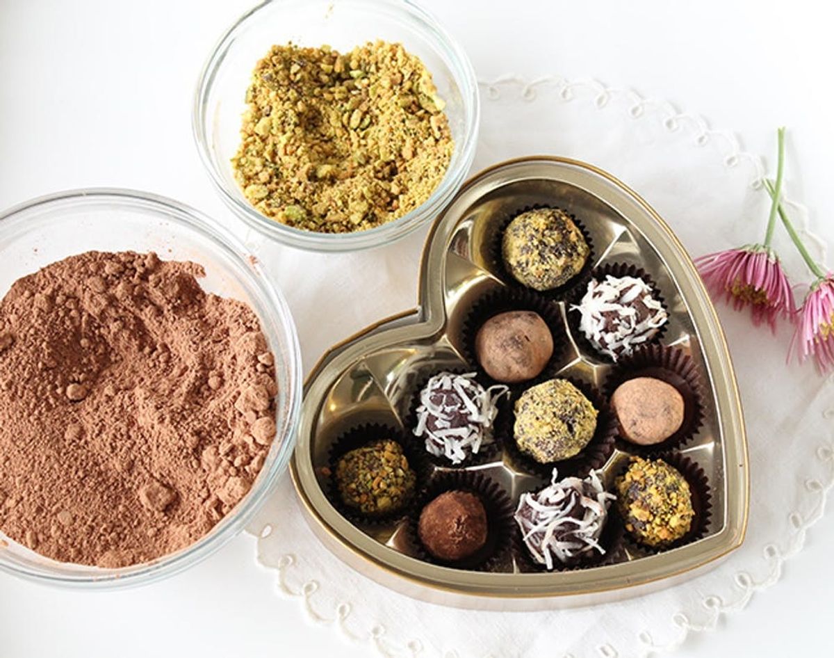 Make Vegan Dark Chocolate Truffles in 5 Easy Steps