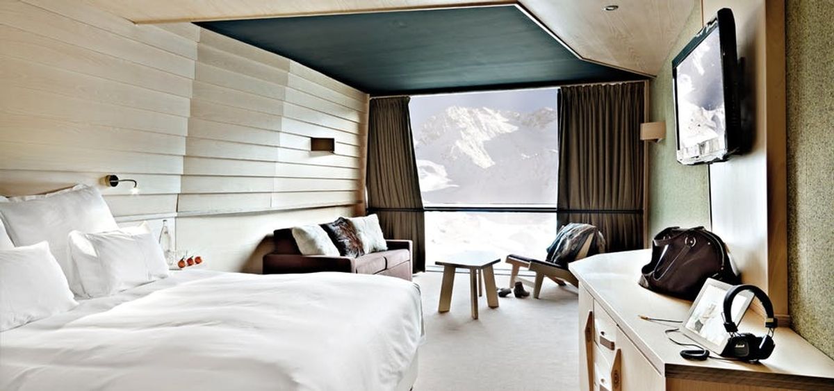 30 Luxe Hotels for Hitting the Slopes