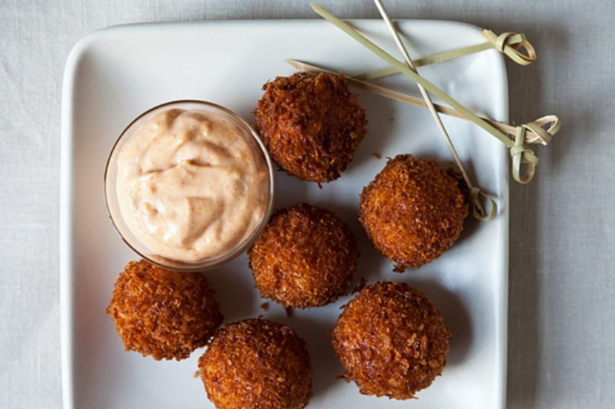 Kick Off Your Super Bowl Party Right: 22 Tasty Appetizers