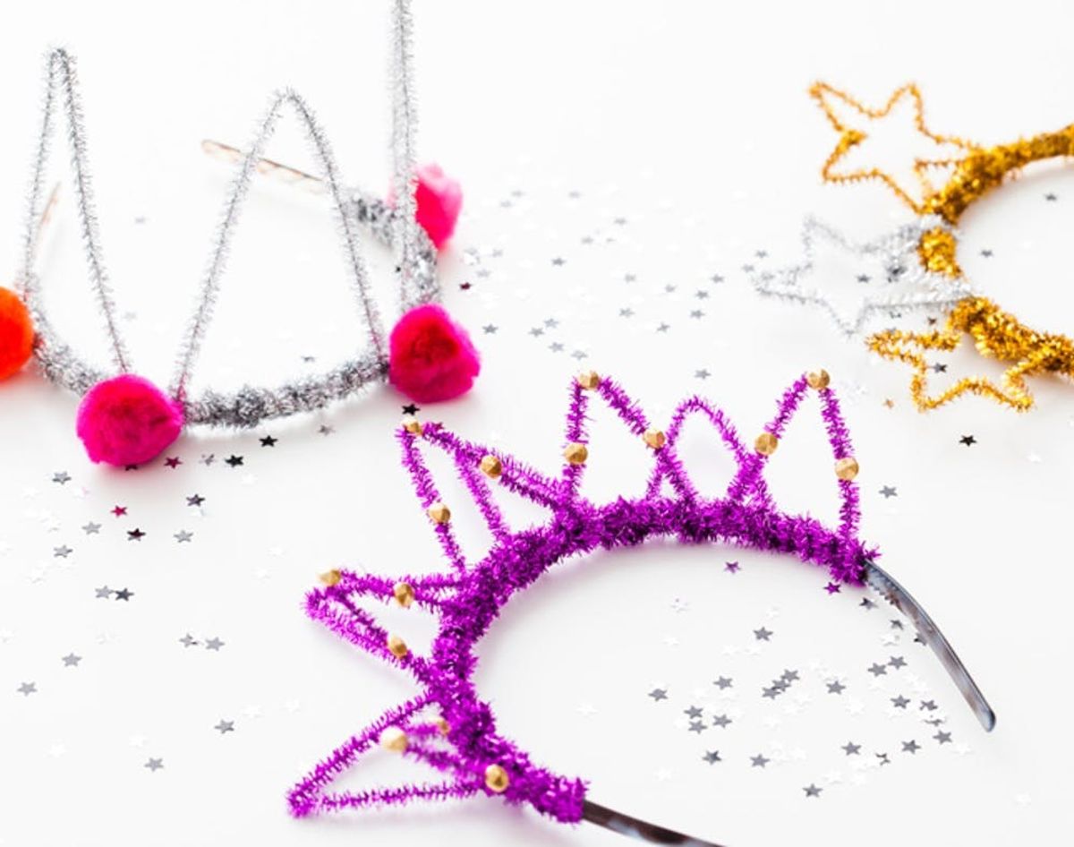 DIY Basics: Pipe Cleaner Party Crowns for New Year’s Eve