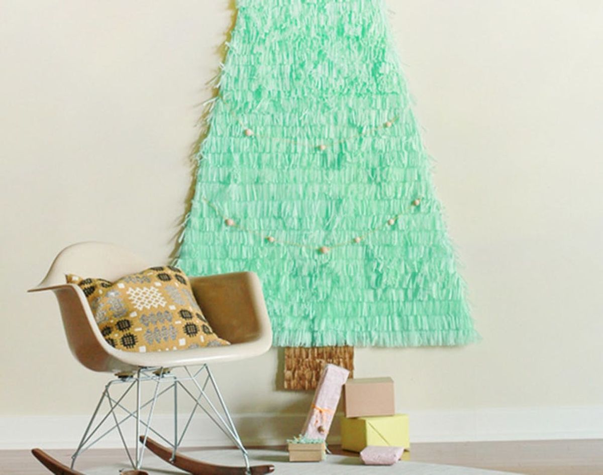 16 Clever and Creative Christmas Wall Trees