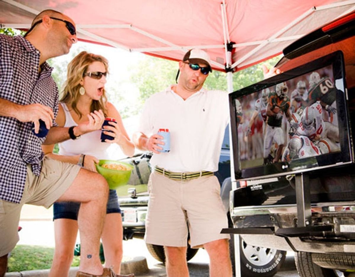 12 Must-Have Gadgets for Tailgating Season
