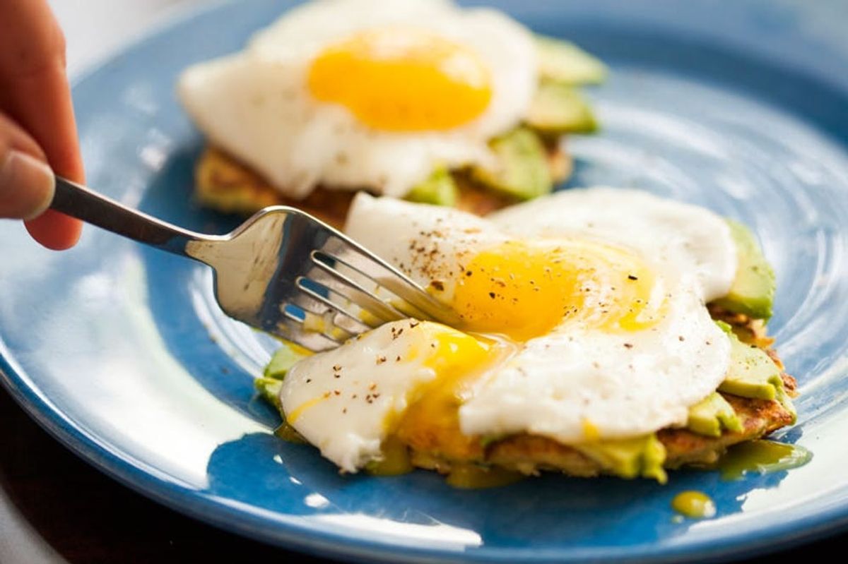Make This 4 Ingredient Gluten-Free Zucchini Pancakes With Avocado and Egg Recipe