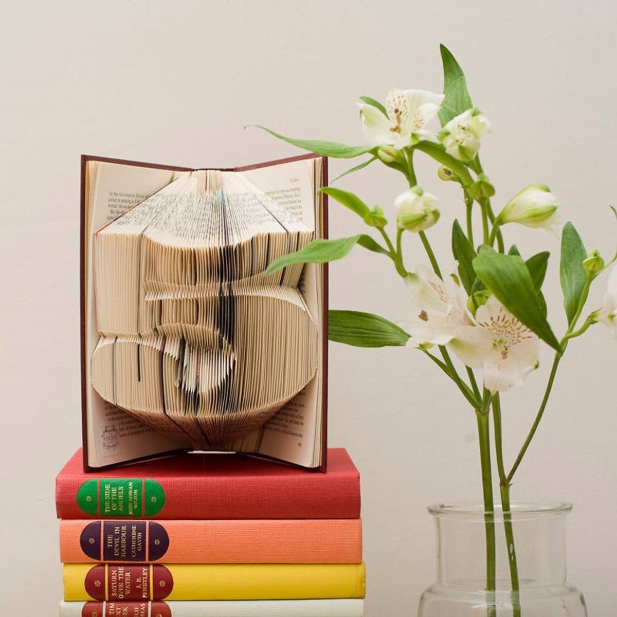 Feeling Bookish? 35 Book-Inspired Decor Ideas