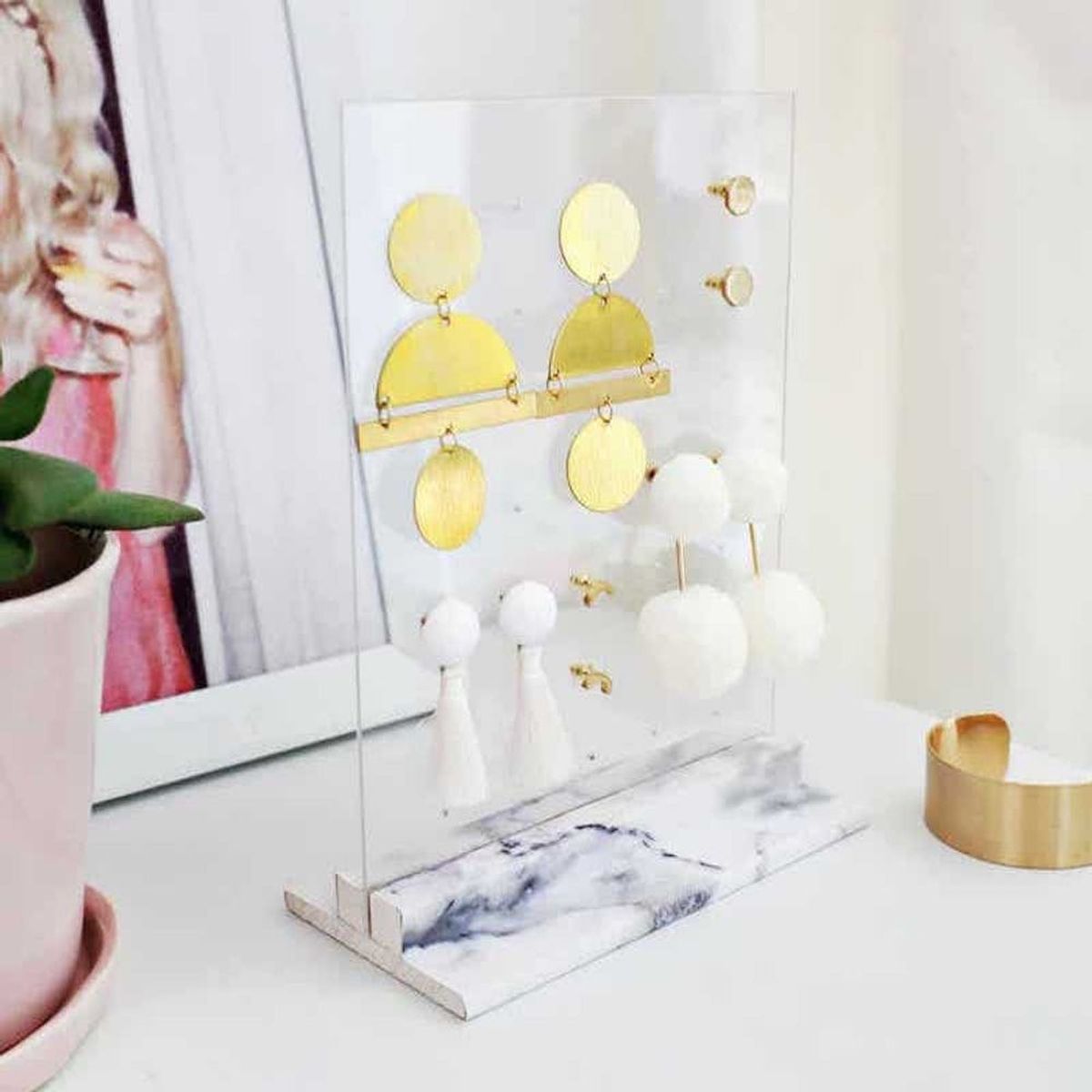 28 Clever Ways to Keep Your Jewelry Organized