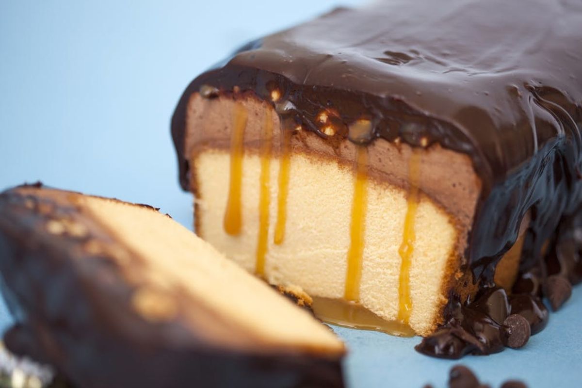Introducing Our Easy No-Bake Snickers Cake!