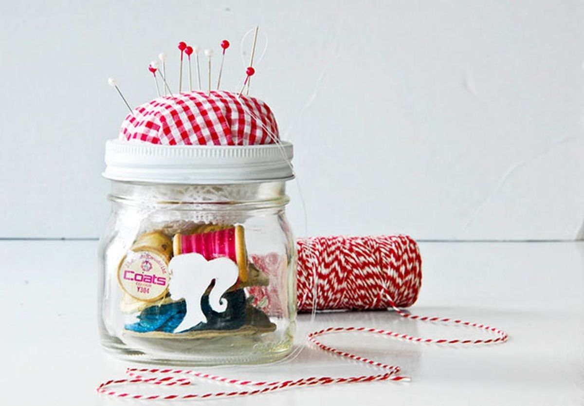 10 Creative Gifts That Come in a Jar
