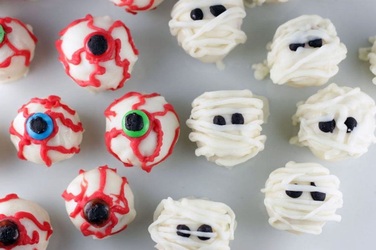 Spooky Sweets: Eyeball and Mummy Cake Balls