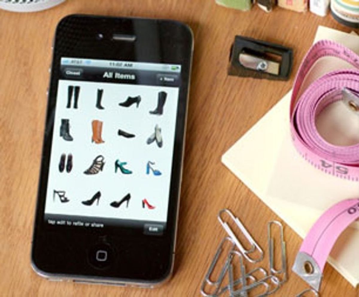 How to Use Your iPhone to Organize Your Closet
