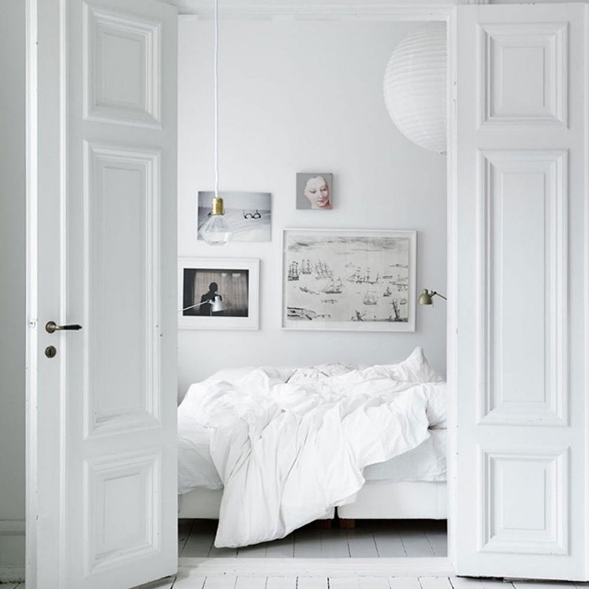 12 Ways to Detox Your Bedroom With All-White Everything