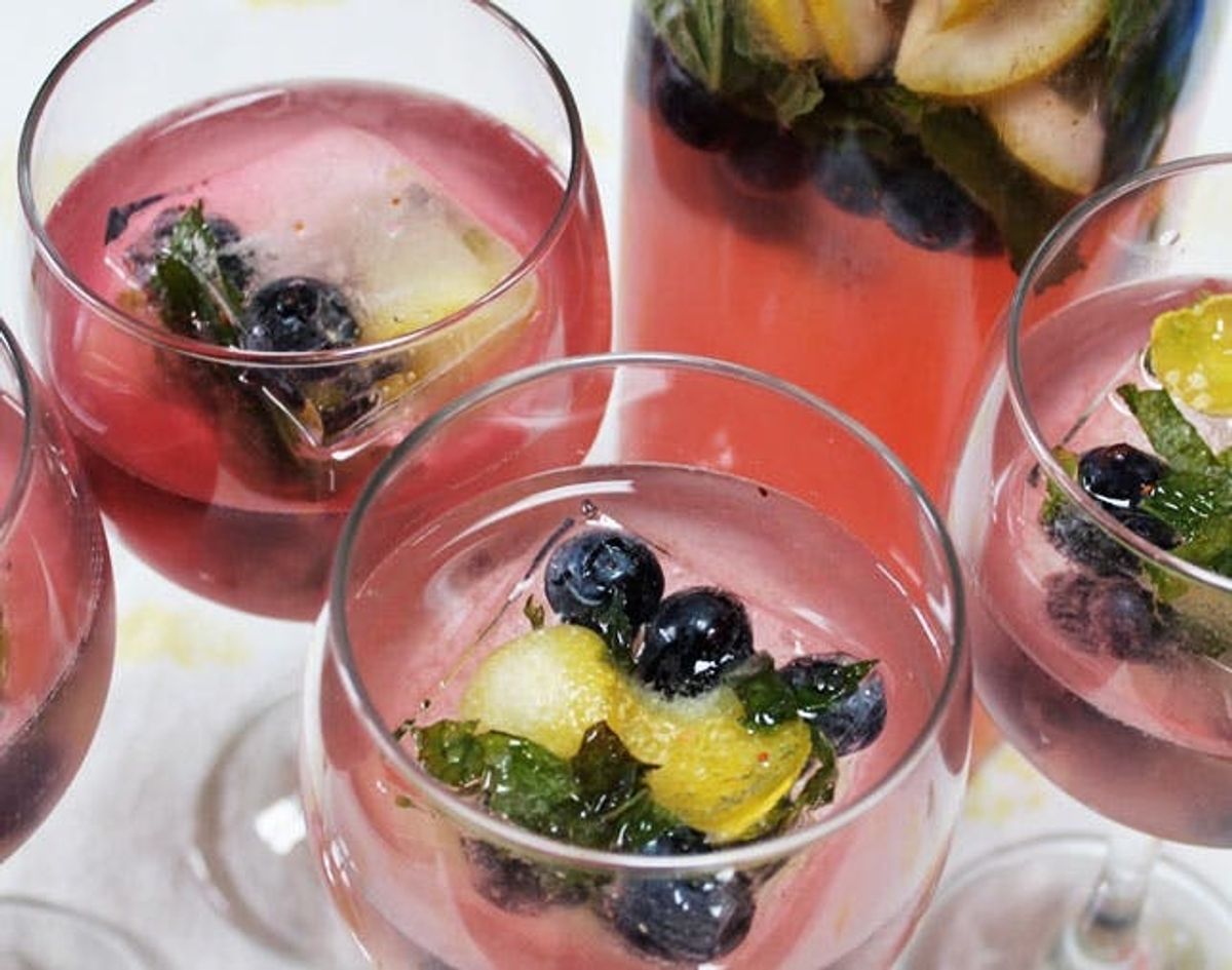 Summer Cocktail Alert! Blueberry Lemon Ginger Fizz Recipe