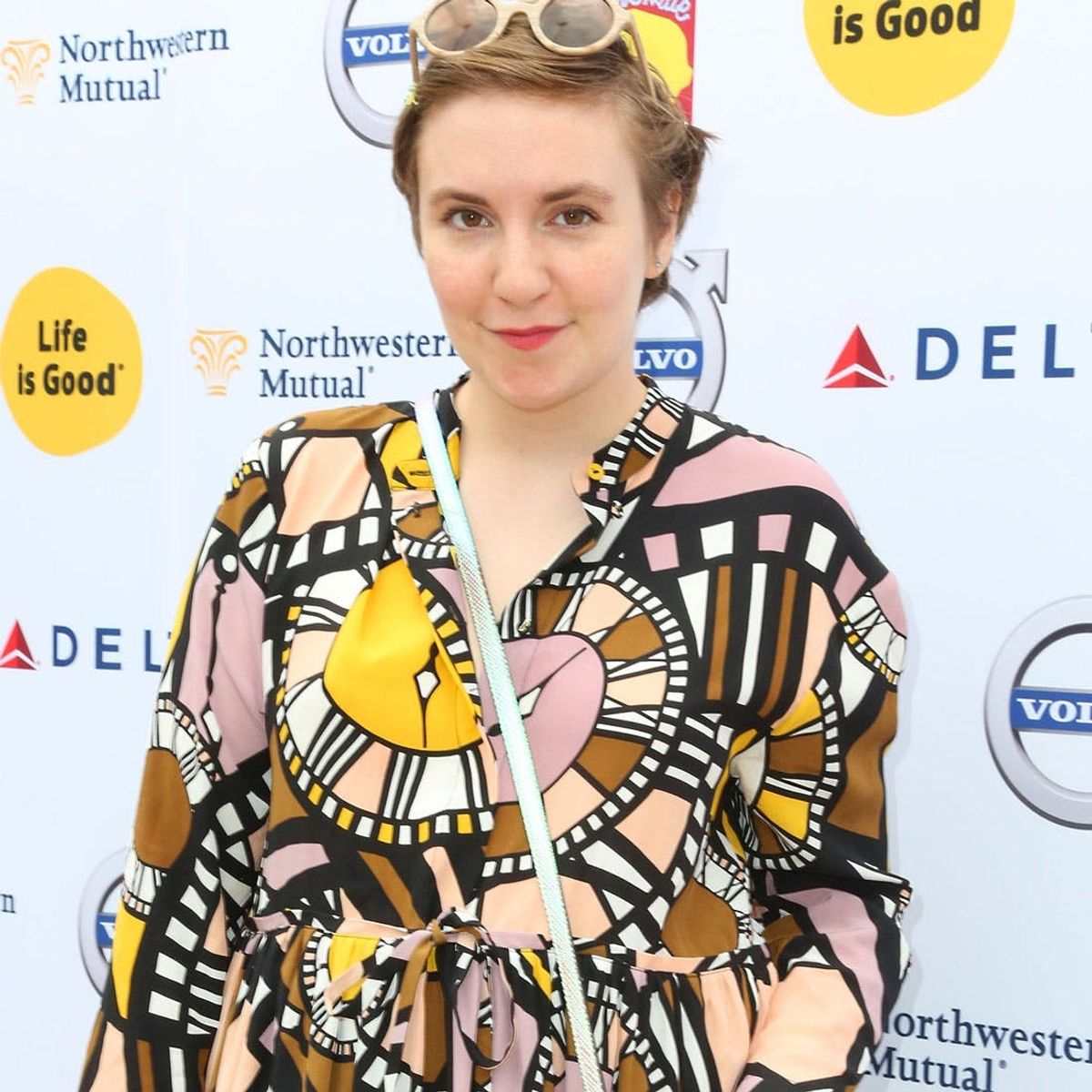 Lena Dunham Just Schooled Everyone in Airport Fashion