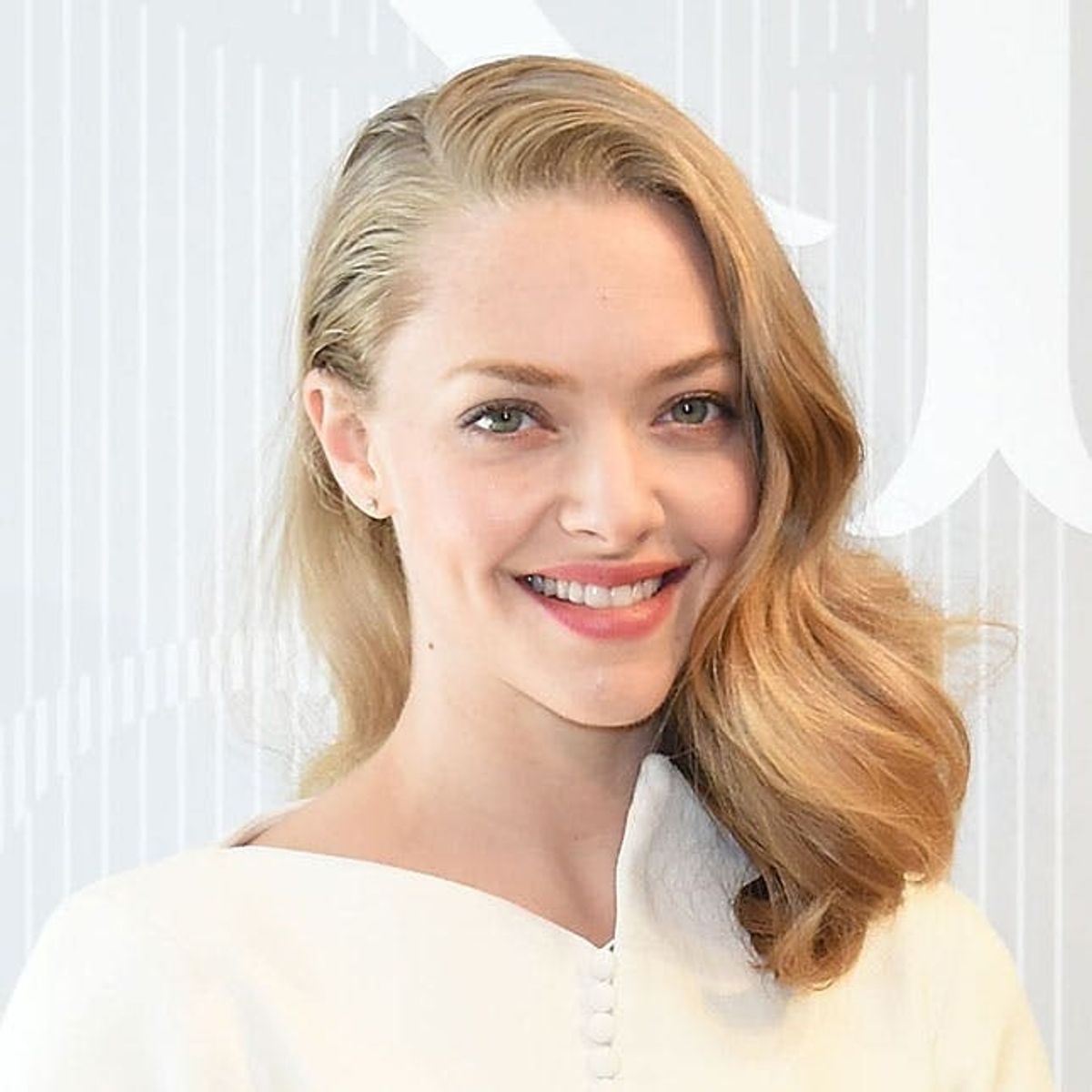 Amanda Seyfried Shows Why You Should Always Travel in This Article of Clothing
