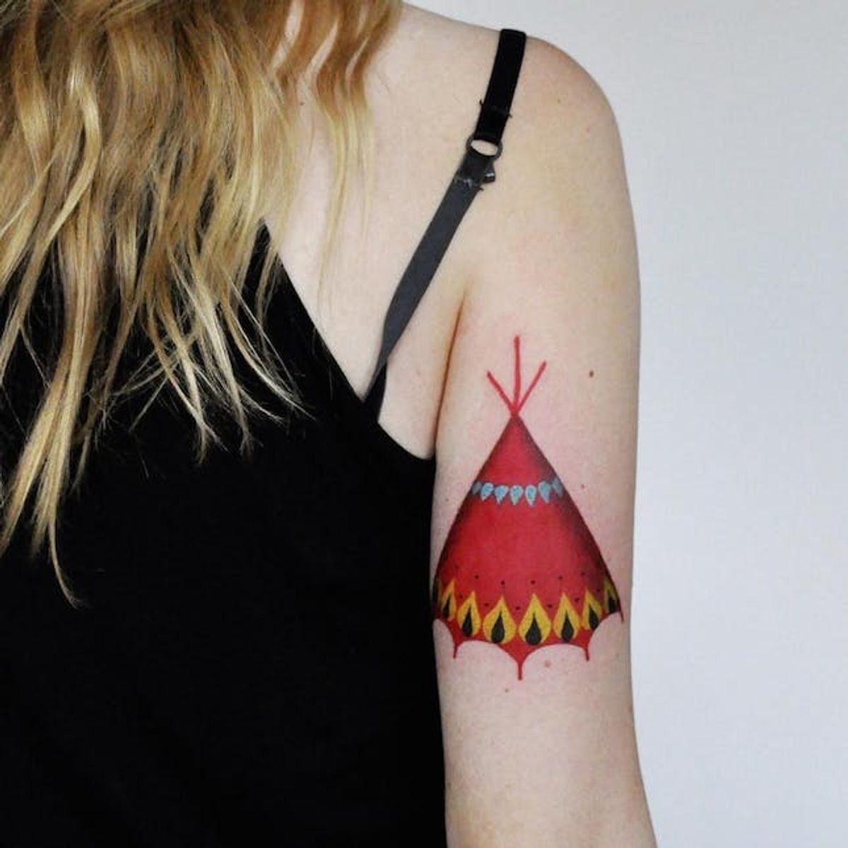 This Tattoo Artist’s Bold + Dramatic Designs Are EVERYTHING