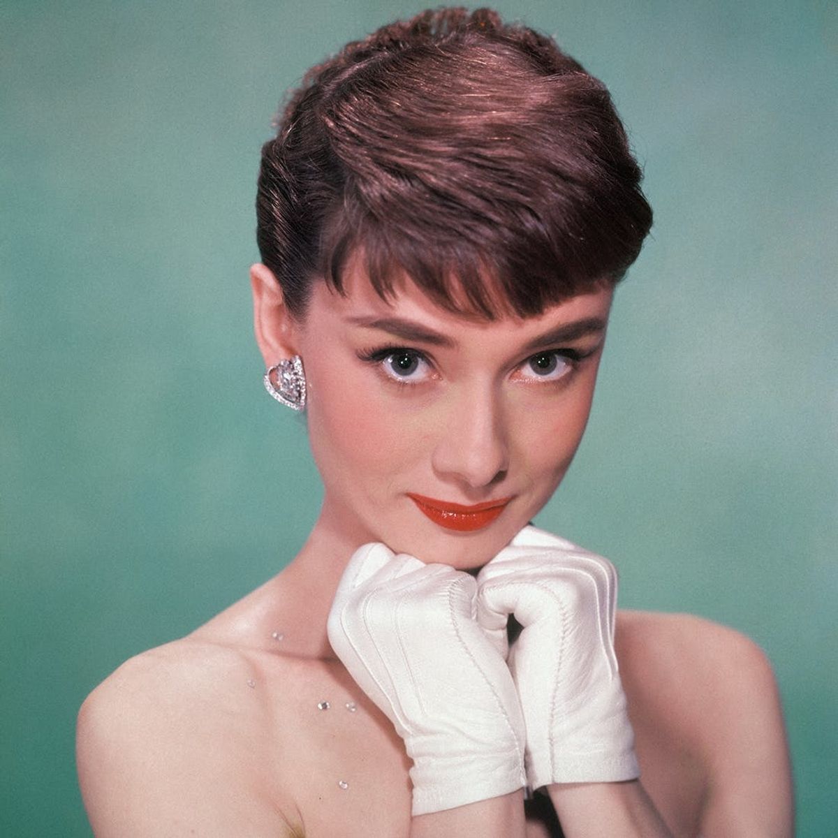 Audrey Hepburn’s Crazy Eyelash Trick Will Freak You Out