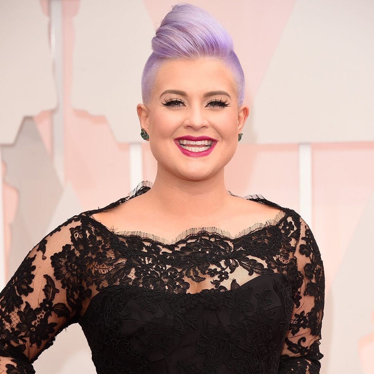 Kelly Osbourne Just Added Some Major Length to Her Hair