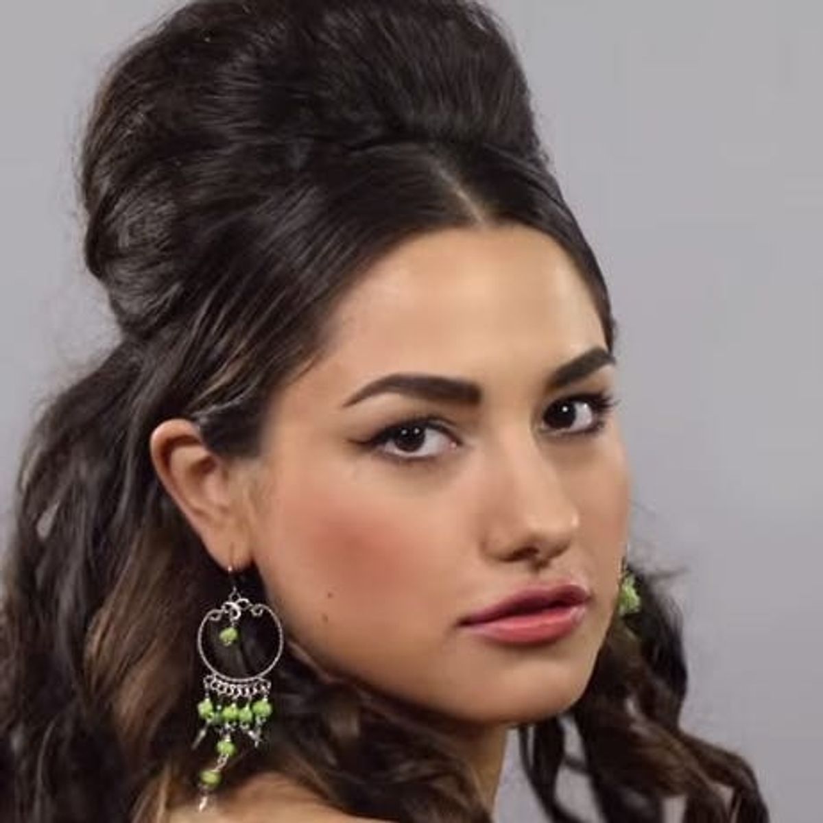 Watch 100 Years of Mexican Beauty Trends in Under a Minute