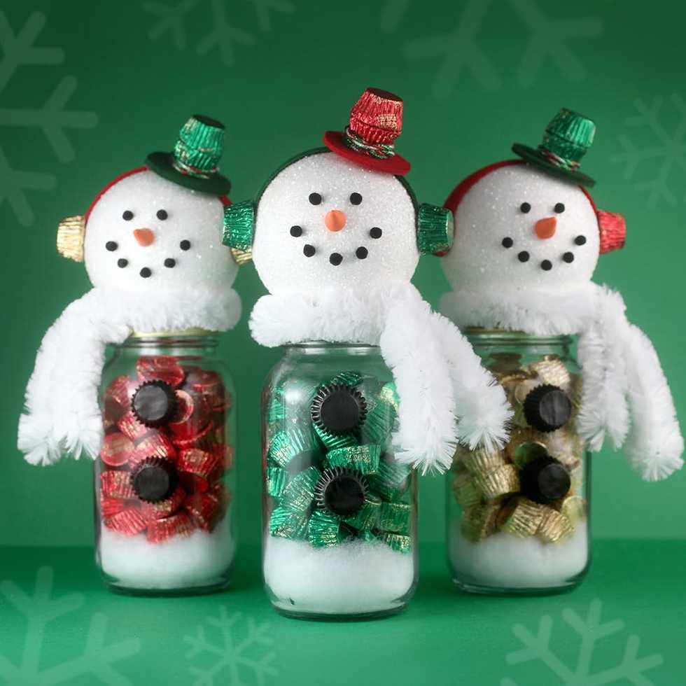 Chocolate Lovers, This Is the Sweetest Christmas DIY Ever