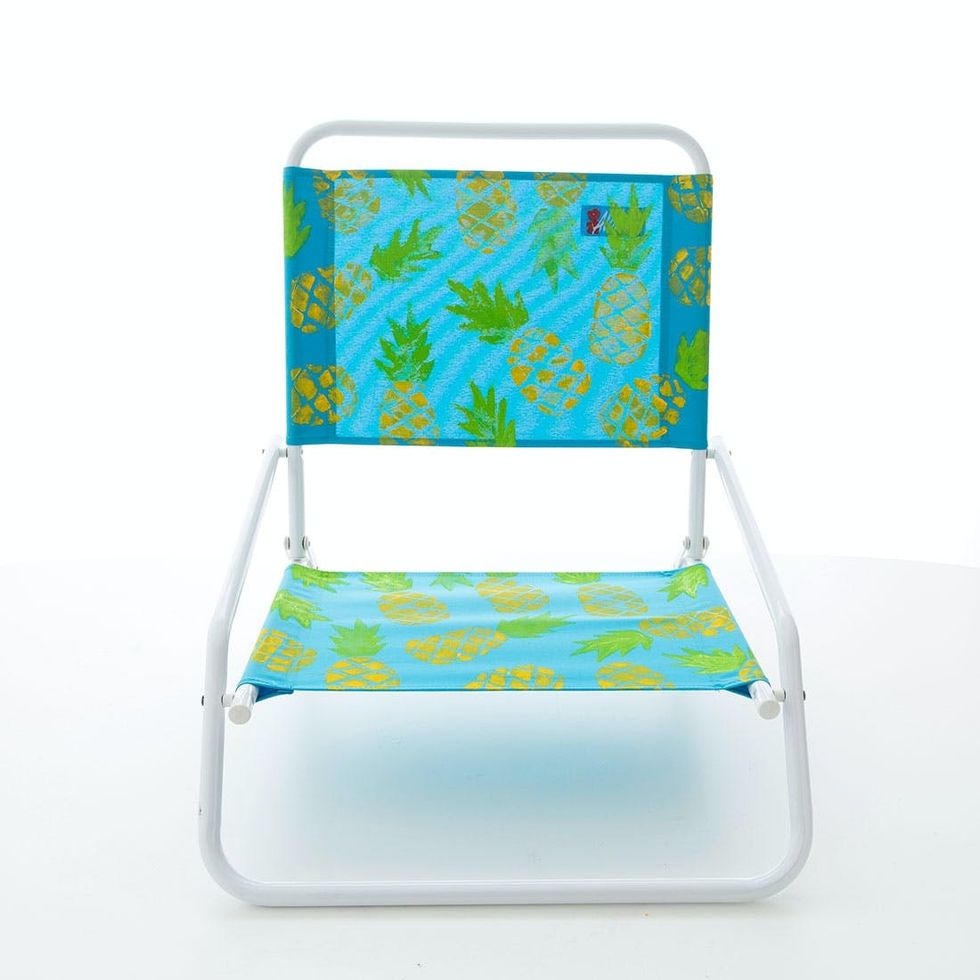 Upgrade Your Beach Chairs With These Three Hacks - Brit + Co