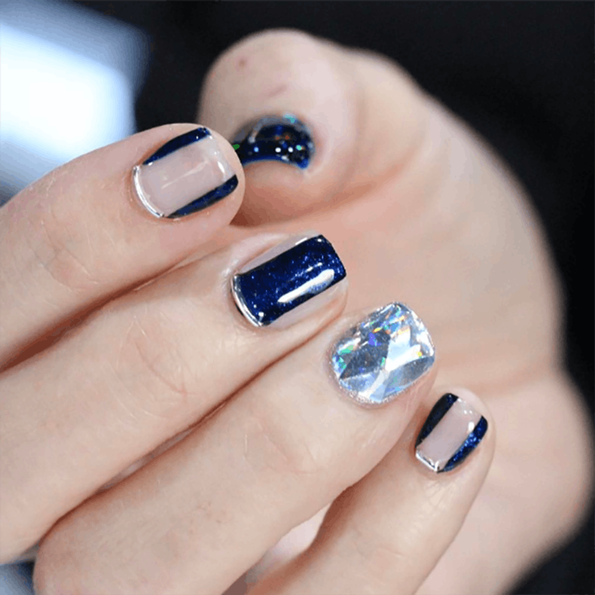 2017 Should Be the Year You Try Diamond Nails