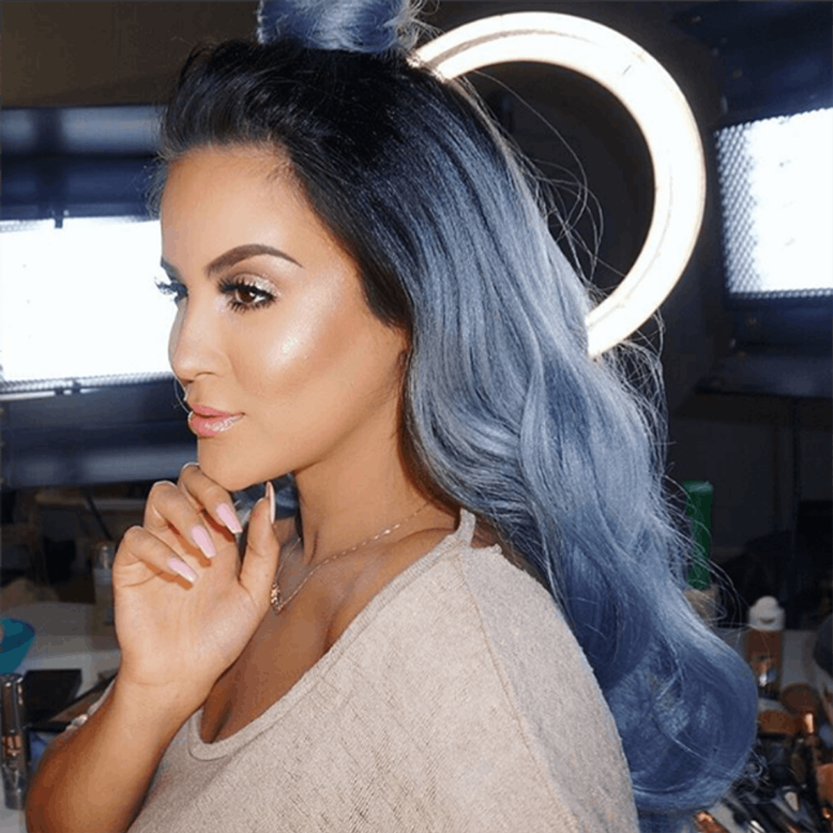 Glitter Strobing Is the New Must-Try Highlighter Trick for NYE