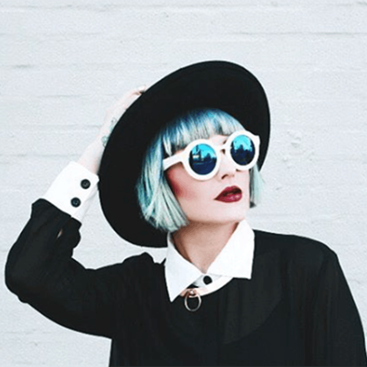 This Cool-Girl Bangs Trend Is the Hairstyle So Worth Trying