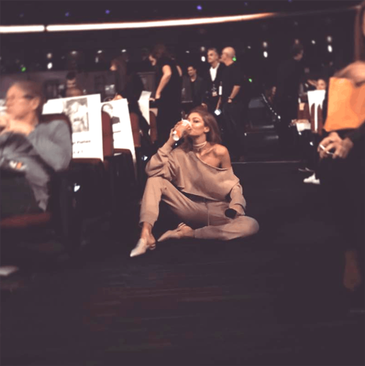 Here’s How Your Fave Celebs Prepped for the AMAs