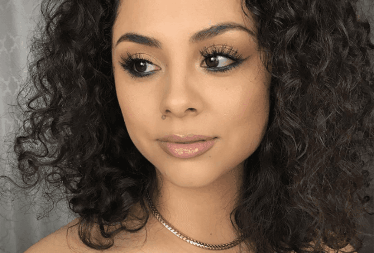 8 Ways to Wear the Reverse Makeup Trend - Brit + Co