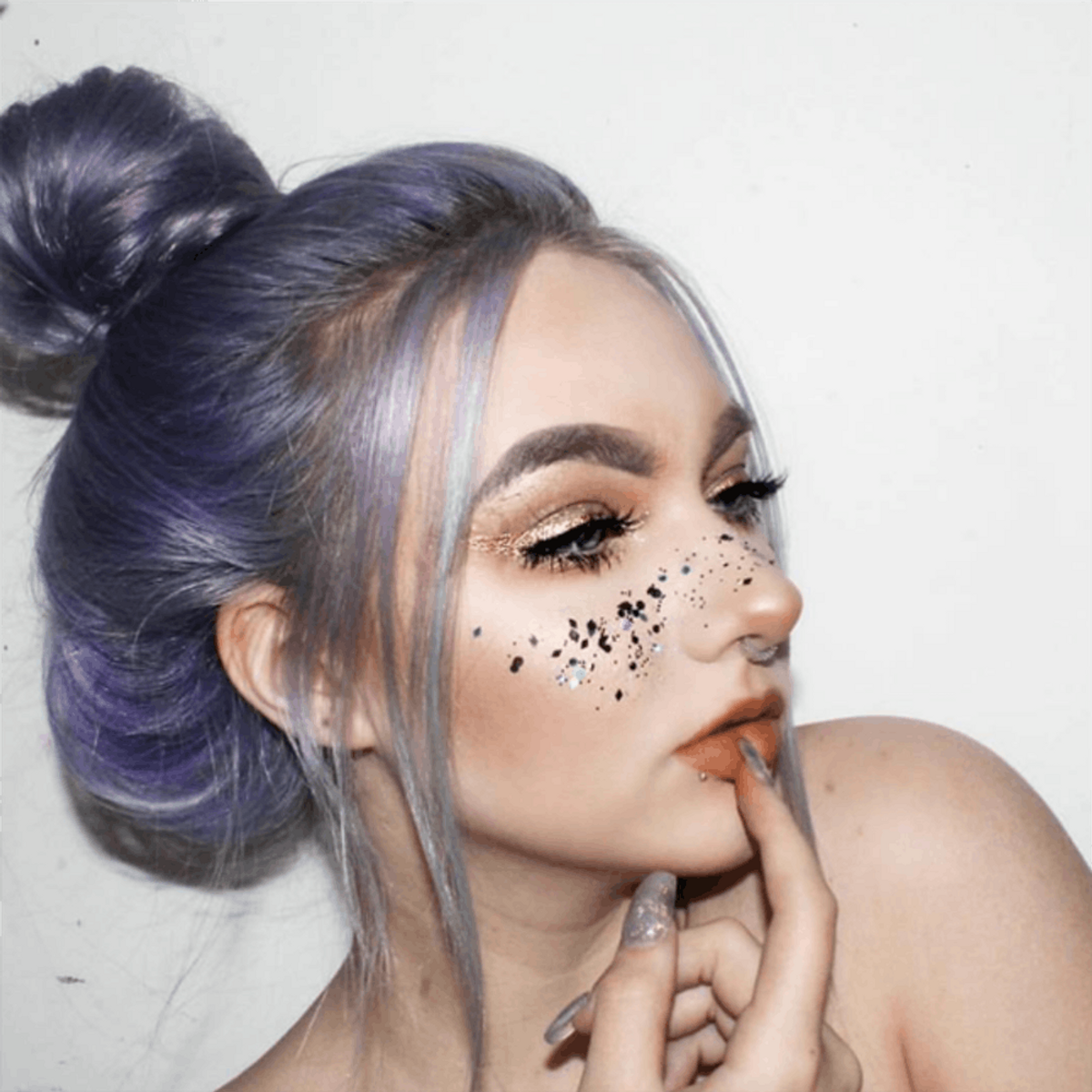 9 Ways Glitter Freckles Can Actually Enhance Your Beauty Routine