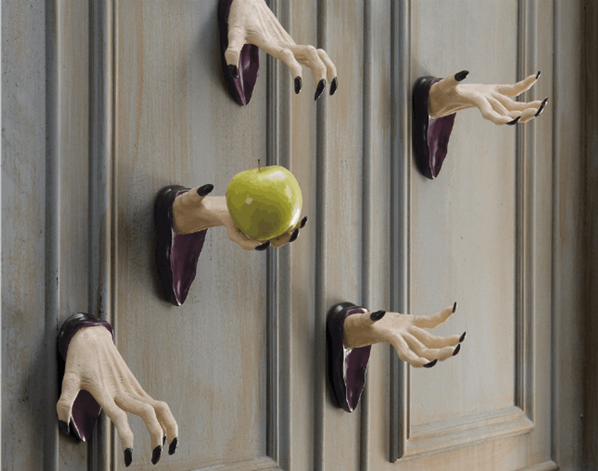 11 Spooky Ways to Decorate Your Door for Halloween