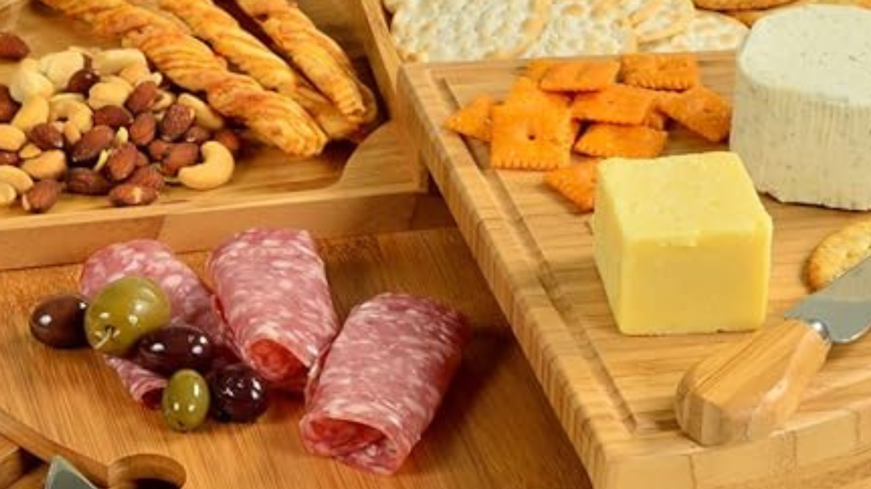 Prepare Your House For The Holidays With These Must-Have Items