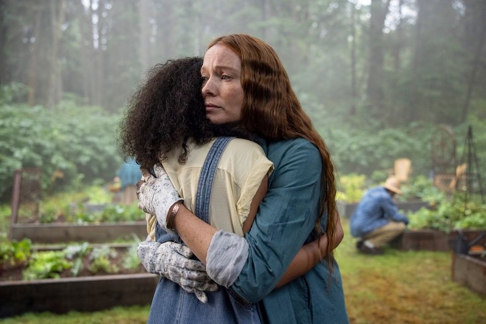 Iman Benson and Samantha Sloyan in The Midnight Club