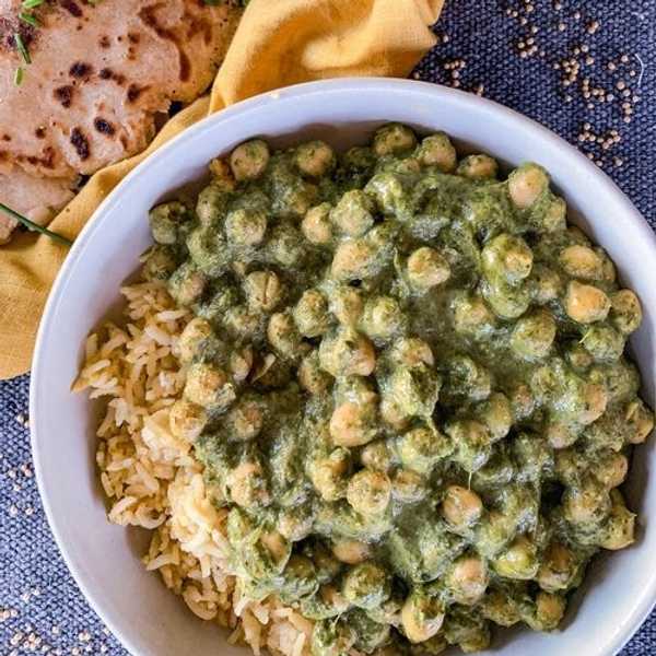 Indian Curried Spinach and Chickpeas (Chana Saag)