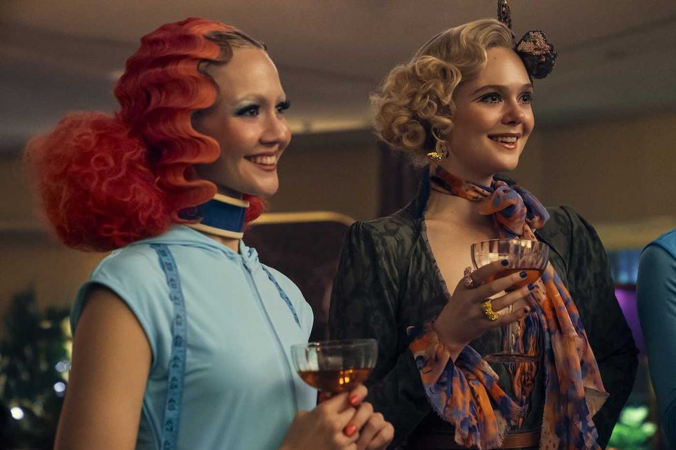 iris apatow and elle fanning