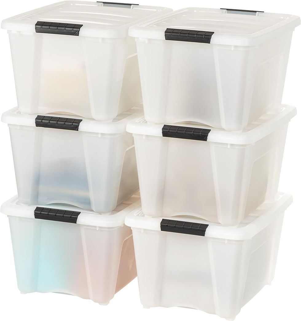 IRIS USA 6 Pack 32qt Plastic Storage Bin with Lid and Secure Latching Buckles
