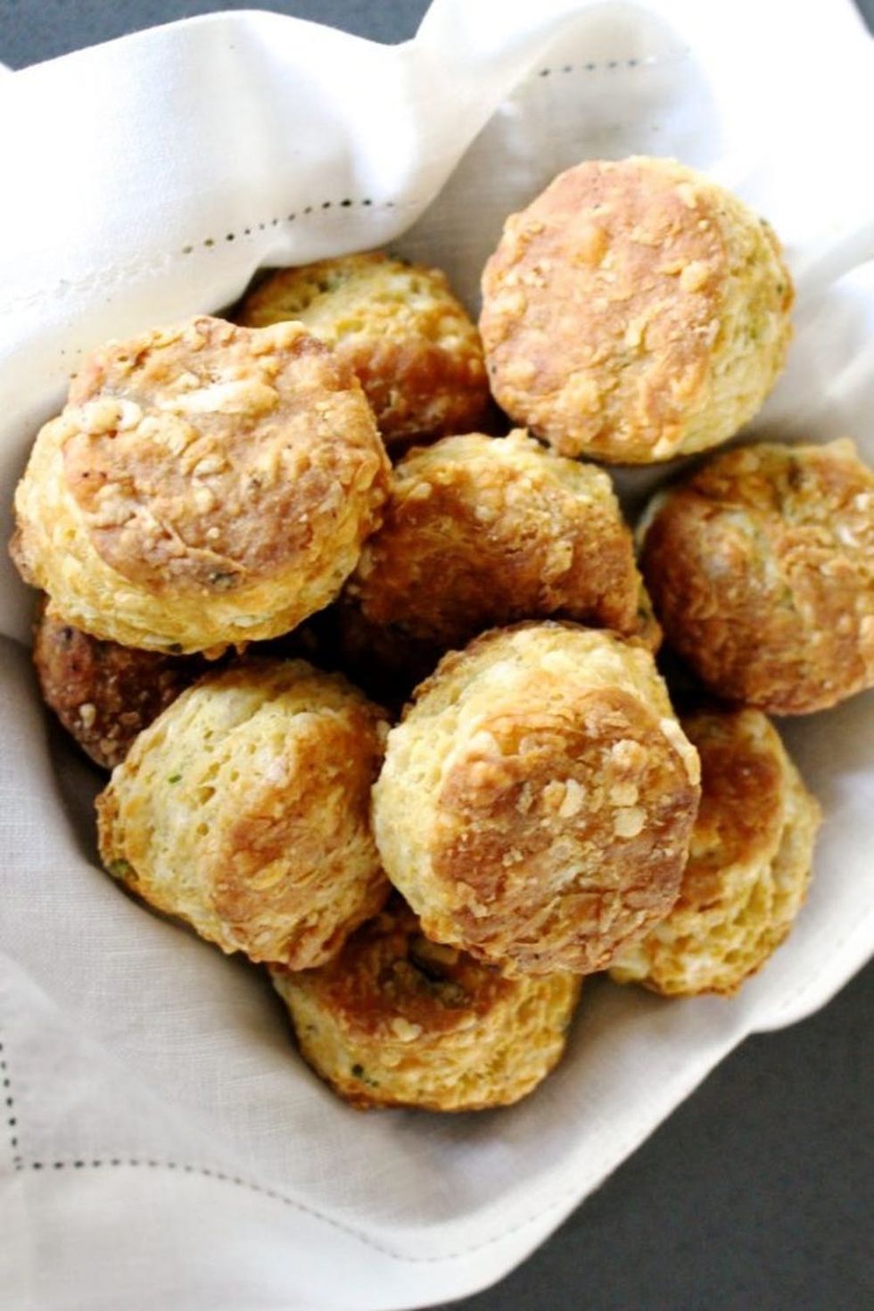 irish-cheddar-stout-biscuits