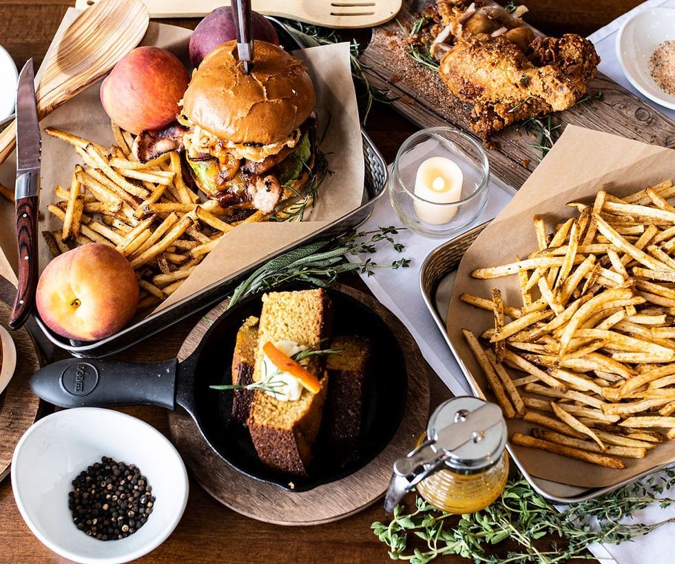 izzy\u2019s Comfort Kitchen