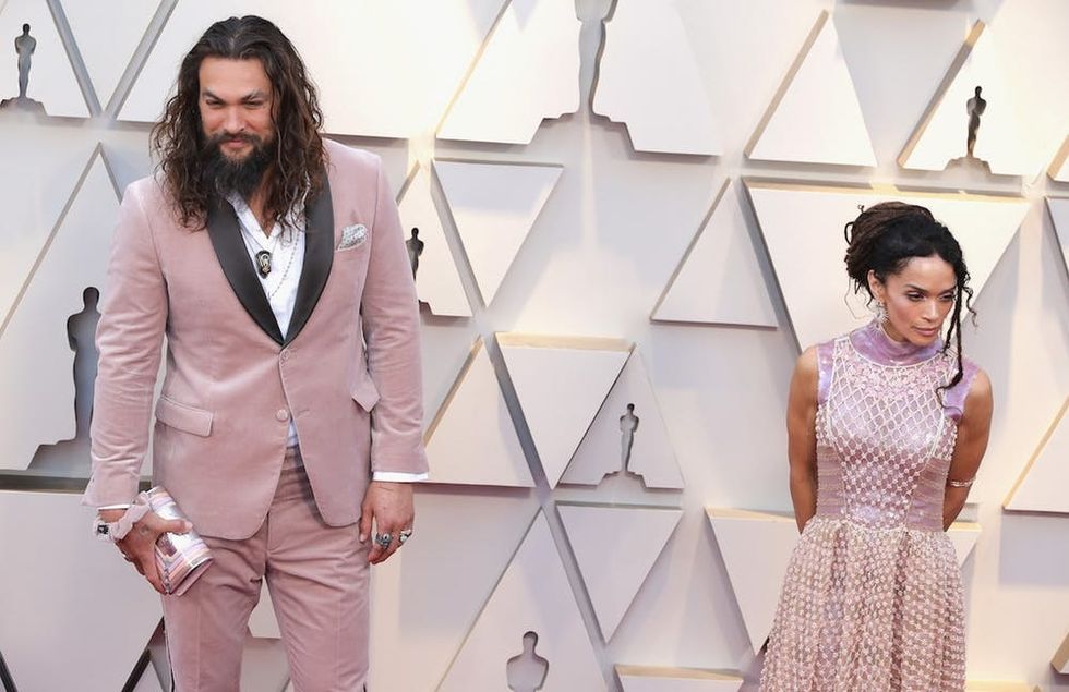 jason momoa . and lisa bonet in pink outfits at the oscars