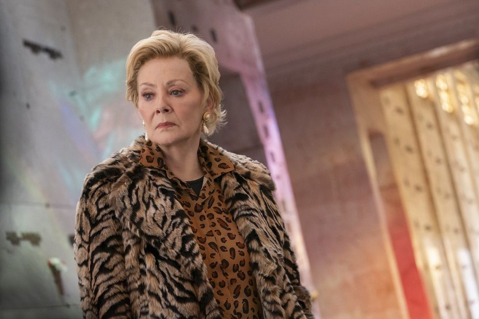 jean smart Who plays Deborah Vance's sister in Hacks?