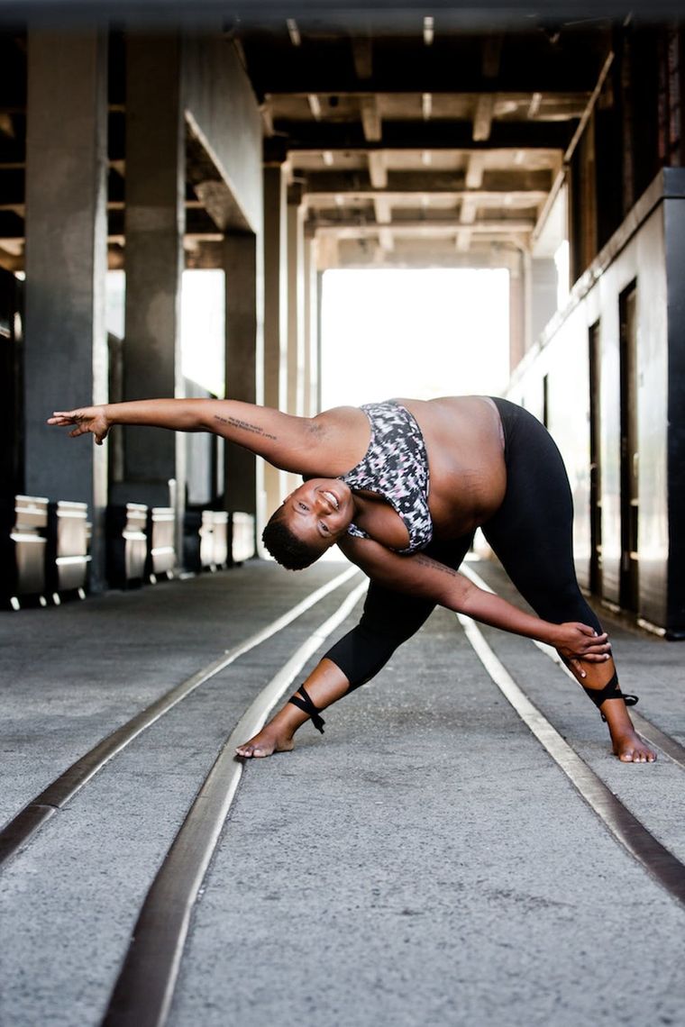 Meet Jessamyn Stanley: The Plus-Size Yoga Star Giving New Meaning to Body  Positivity - Brit + Co