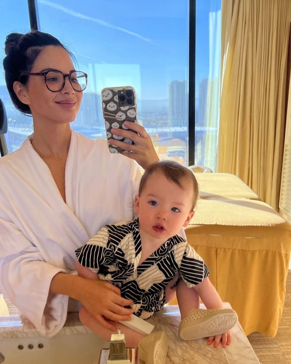 john mulaney olivia munn son malcolm