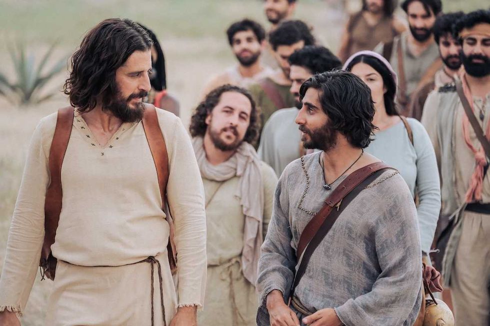 jonathan roumie as jesus and luke dimyan as judas in the chosen