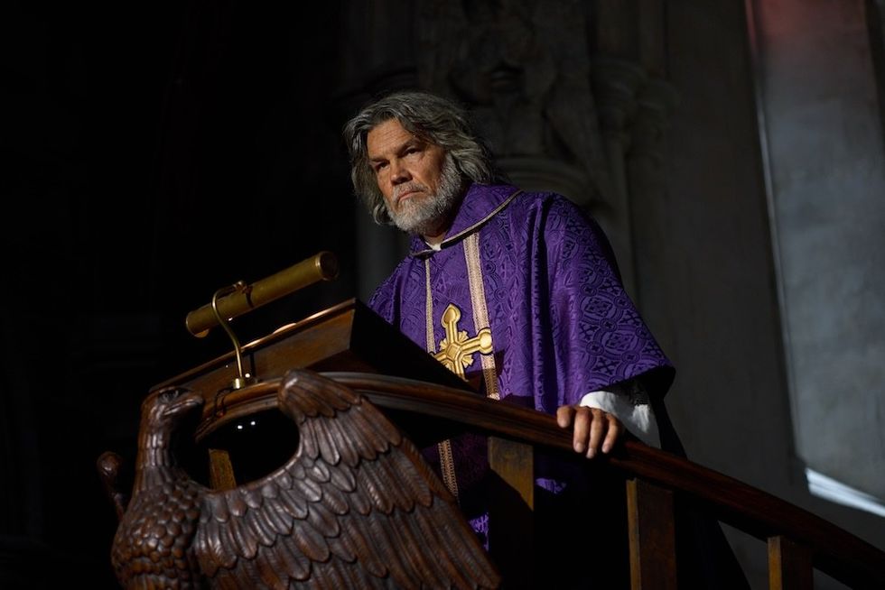 josh brolin in knives out 3