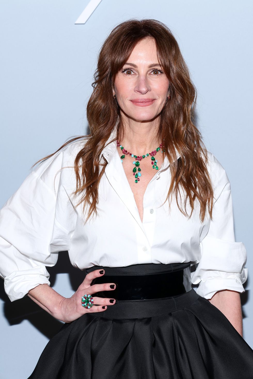 julia roberts with a hairstyle for women over 50